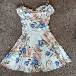 Off the shoulder lace trimmed waist floral dress